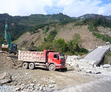 第二间 | 四川阿坝藏区黑水县泽盖中心小学恩宁图书室(2008.11.04)